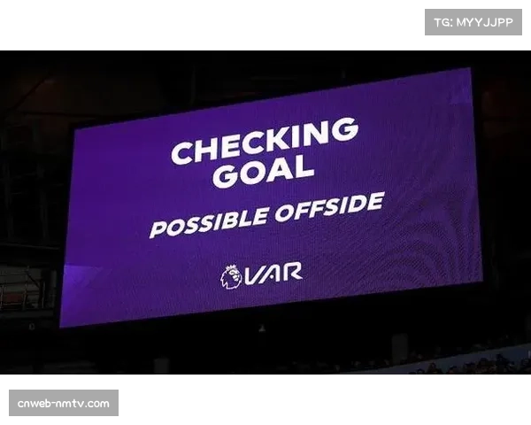 通讯:英超股东大会表决通过,下赛季起将试行“球员行为准则”扣分制度 通讯:英超股东大会表决通过,下赛季起将试行“球员行为准则”扣分制度